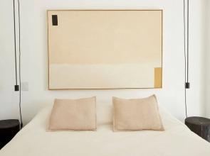 Unique triplex with rooftop private use