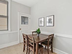 3BR Comfy & Bright Apt in North Center