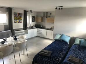 KW38 - 2 min to Old Market Square and Townhall