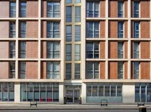 Sleek & Spacious 4 Sleeper, 5 Mins to Moorgate