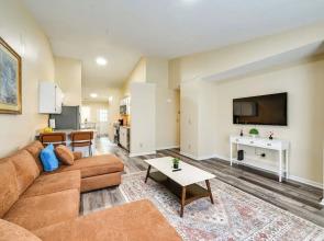 Easy ECU Access: Modern Home w/ Patio!