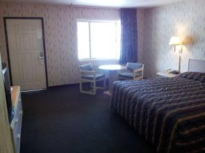 Sun Valley Inn & Suites