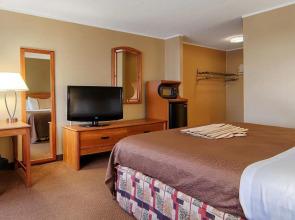 Norwood Inn & Suites