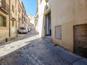Apartamentos con patio junto a la catedral by Toledo AP