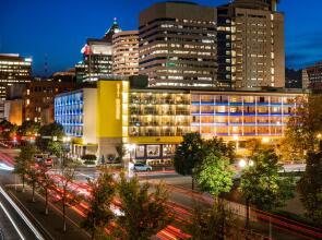 Staypineapple, Hotel Rose, Downtown Portland
