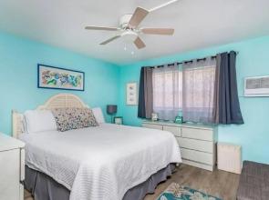 Mid Mari - Gorgeous Nautical Condo Near Beach, Shops & Restaurants- Condo 105
