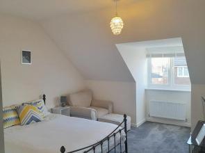 Spacious Ensuite King Room Private Neighbourhood Free Parking Space