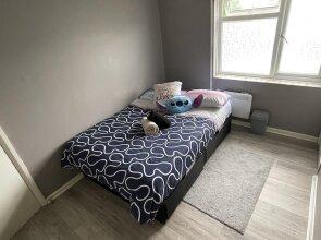 Exclusive Apartment Near the Tube