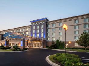 DoubleTree by Hilton Chicago Midway Airport