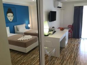 Lotus-Bar Guesthouse