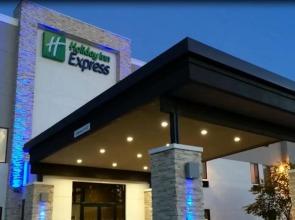 Holiday Inn Express & Suites Oklahoma City Airport by IHG