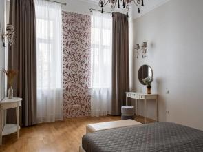 Letyourflat on Bolshaya Konyushennaya Street 4-6-8