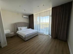 Apartments on the Golden Coast passage, 2E