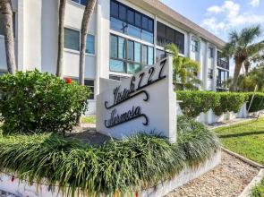 Beach Bliss 2BR Tropical Retreat Heated Pool