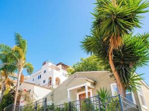 Charming 3br/2ba Craftsman Home by Domio