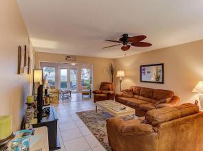 Sunset Royale 100 2 Bedrooms 2 Bathrooms Apts