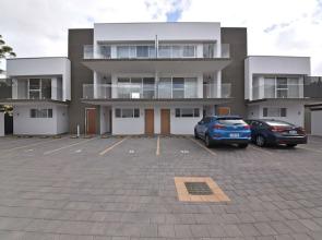 Belmont apartment near Perth City 3404