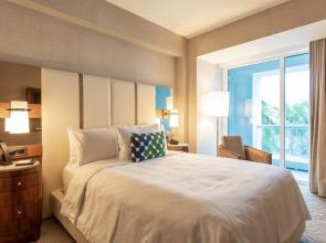 Charming Beachfront Condo With Large Balcony