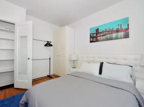 Midtown West Furnished 3 Bedroom Apartment