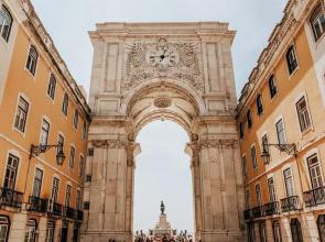 Downtown Sleek Apartment 65 by Lisbonne Collection