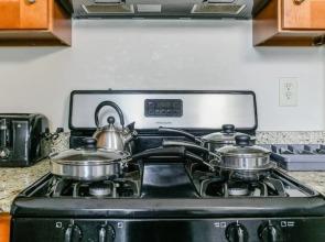 Cozy 3 Bed/1ba Apt in Heart of North End