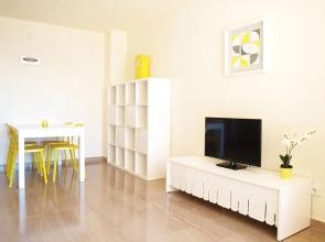 ApartUP Yellow Opera View