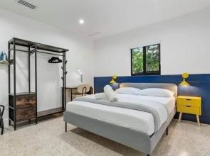 Sleek Modern Miami Getaway With Pool Oasis