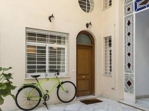 Prime Location 3 BD Duplex With Patio. Fernandez y Gonzalez