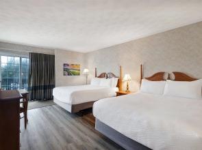 Super 8 By Wyndham Plainview