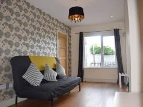 Spacious, Bright & Modern 3 Bedroom Family Home