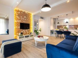 Luxury Apartments Just In Center