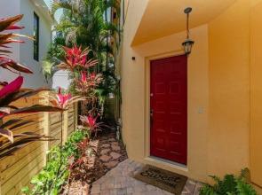 Las Olas Maison De Ville 3 Bedroom Townhouse by Redawning