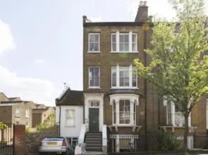 Beautiful Conversion Flat in Fashionable Hackney