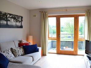 2 Bedroom Flat Beside Phoenix Park