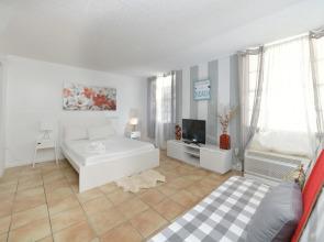 Art Deco Ocean Walk Apartments