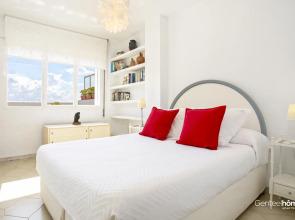 Bright & Beautiful 3 BD Apartment With Private Terrace - Magdalena Terrace