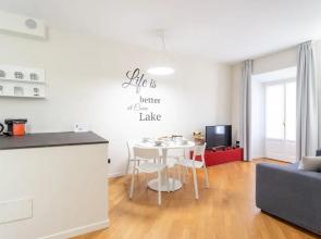 White Flat in Como City Center