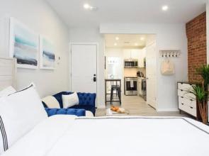 240-15 Luxury Studio Prime Location W D