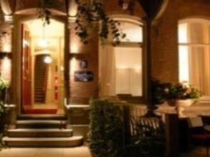 Prince Henry, Private Suites and Gardens