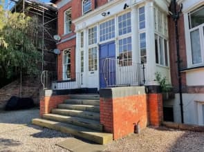 Beautifully Lit Airy 1-bed Apartment in Liverpool