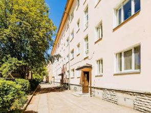 Sunny apartment, 7 min with tram to the Old Town