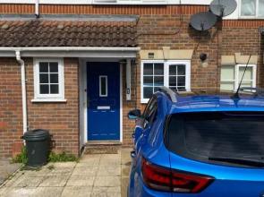 Ensuite Room near Canal