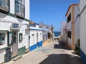 Studio Free Parking 300m Walking to Beach Burgau