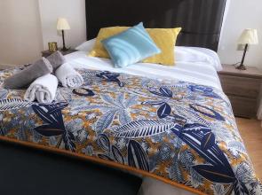 Funcional y Elegante en el centro junto guggenheim by Urban Hosts