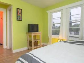 San Diego Solar Powered Spanish Charmer