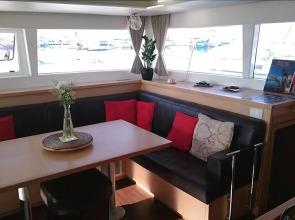 Catamarano Mauticat Boat & Breakfast