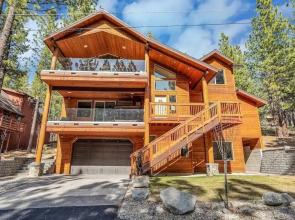 2566 Del Norte 5 Bedroom Home by RedAwning