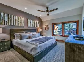 Luxury 2br Steps From Heavenly Village & Gondola 2 Bedroom Condo by RedAwning