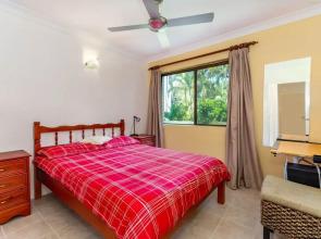 Ground floor, air condtioned apartment!