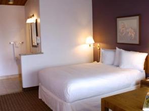 Days Inn - Harbor View